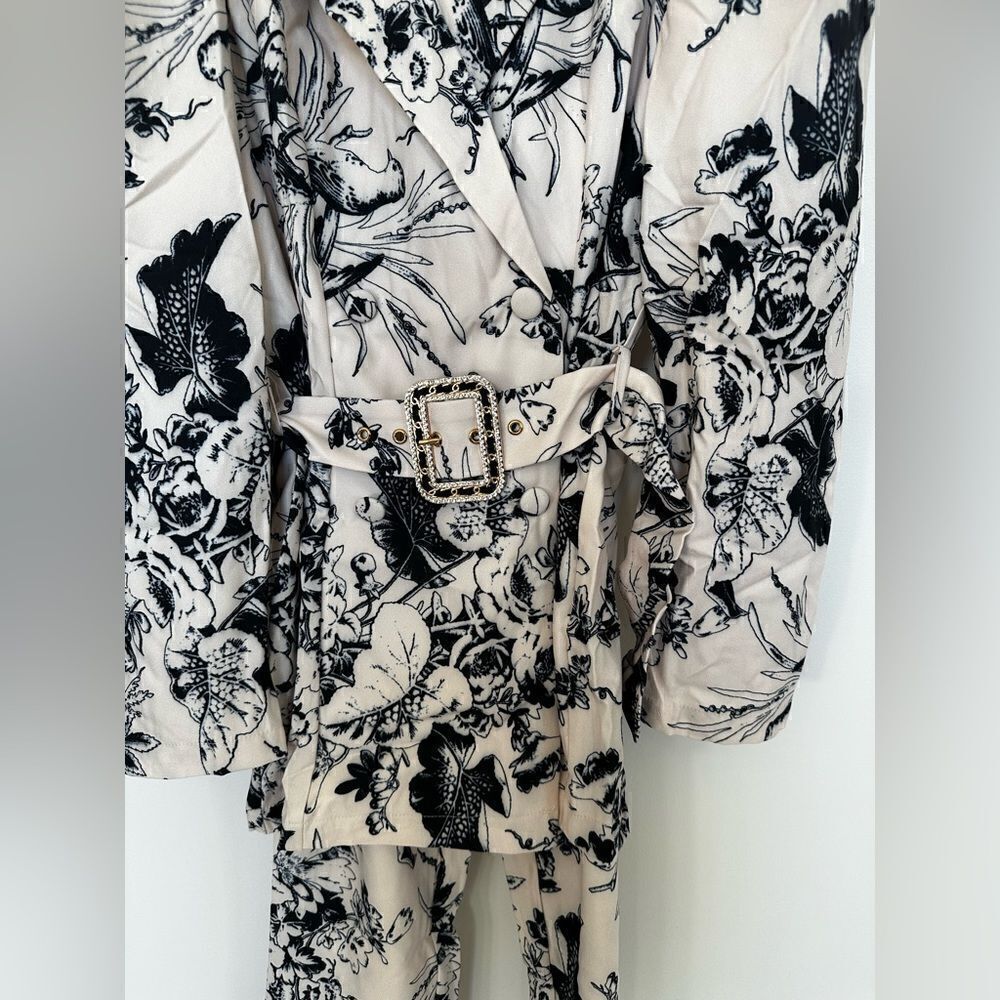 Bird Print Jacket and Cigarette Pants - Picture 8 of 12